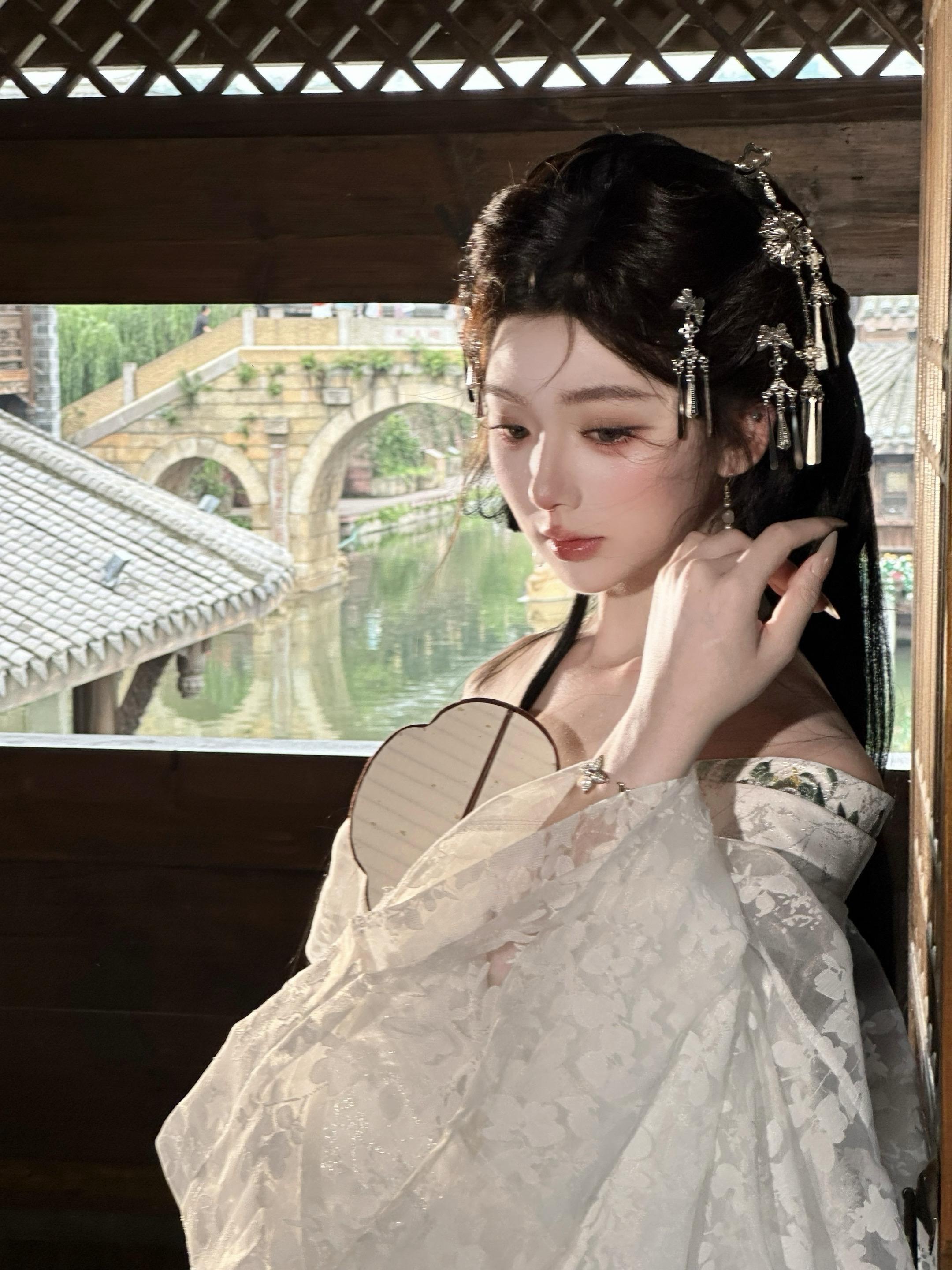 白色战国袍你知道吗！？你真的很温柔🥹