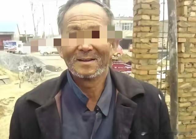 *北京一流浪汉因无暂住证被送进收容所，填写籍贯时警察瞬间呆住，他惊讶的问道：“您
