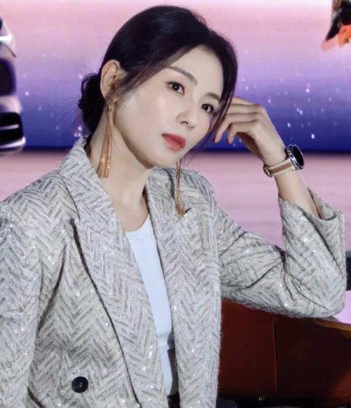 刘涛老钱风更是妈咪级别 老钱风天花板说的就是刘涛吧！低调不张扬，高级不刻意，鎏金