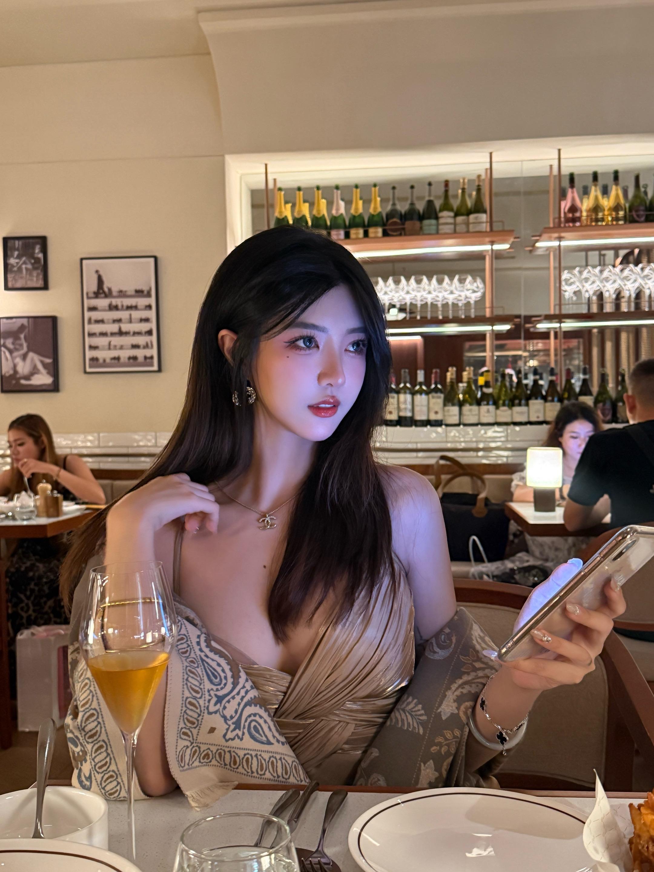 你说像我这样的女人会有情感问题 我想笑