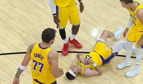 湖人联盟之子绝非浪得虚名，杜兰特吃到一级恶意，全队罚球比湖人少了7次。

刚刚结