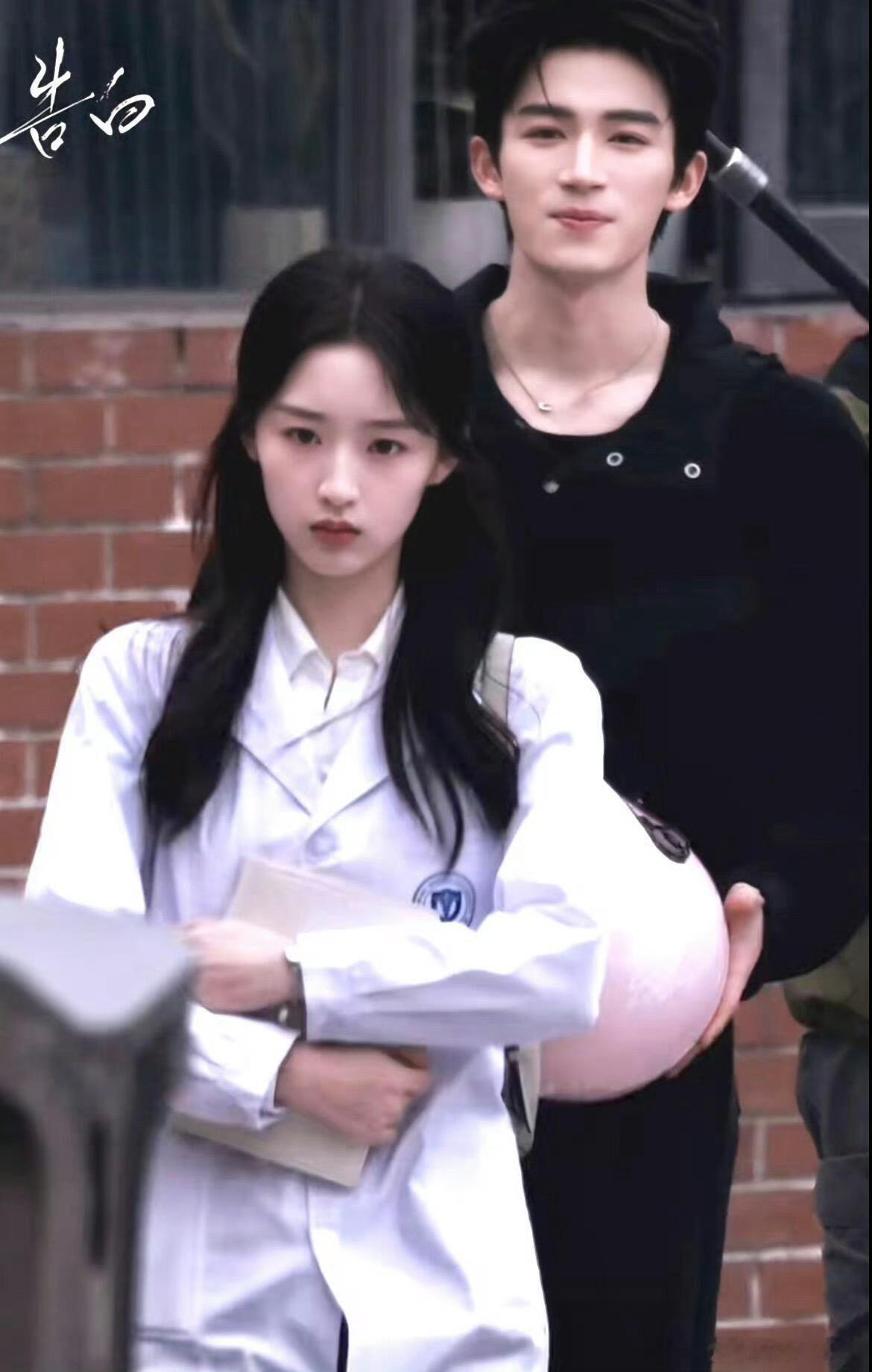 邓恩熙&王星越 新剧开机剧名：《告白》时间：2月25日地点：成都导演：张笑安 代