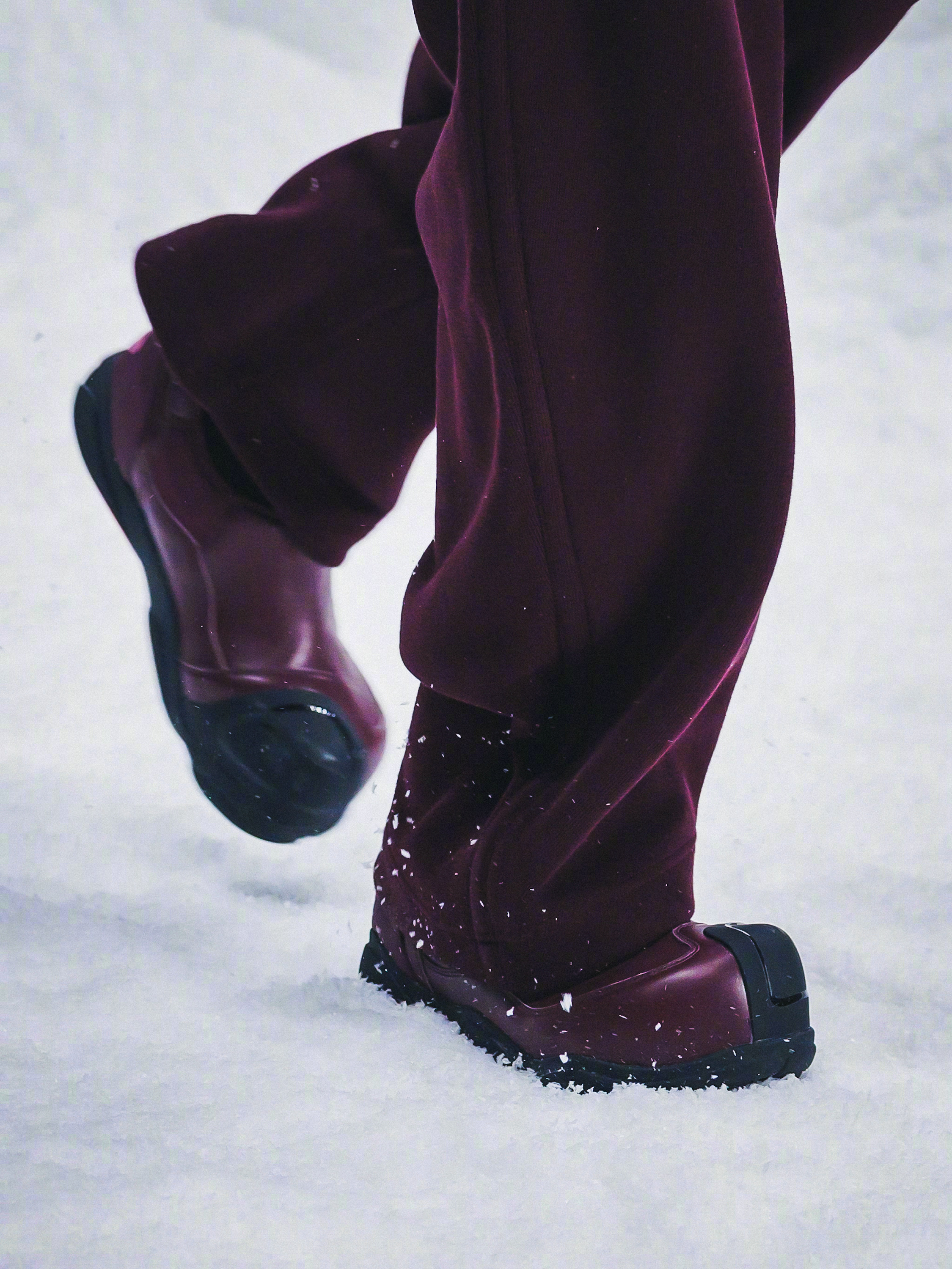 中国李宁再走一波中国李宁2025秋冬大秀上脚照烈骏ACE 3.0、游侠2.0、悟