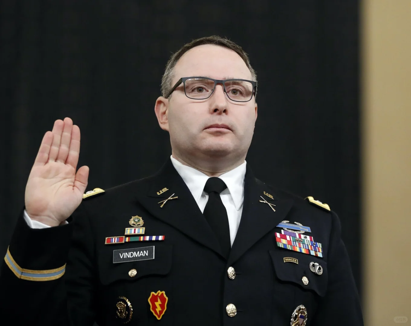 突发新闻：埃隆·马斯克指责亚历山大·温德曼是乌克兰寡头的雇员，并宣称他...