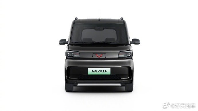 五菱之光EV 305km进取型，以1.5T插混续航进阶实力，诠释“人民需要什么，