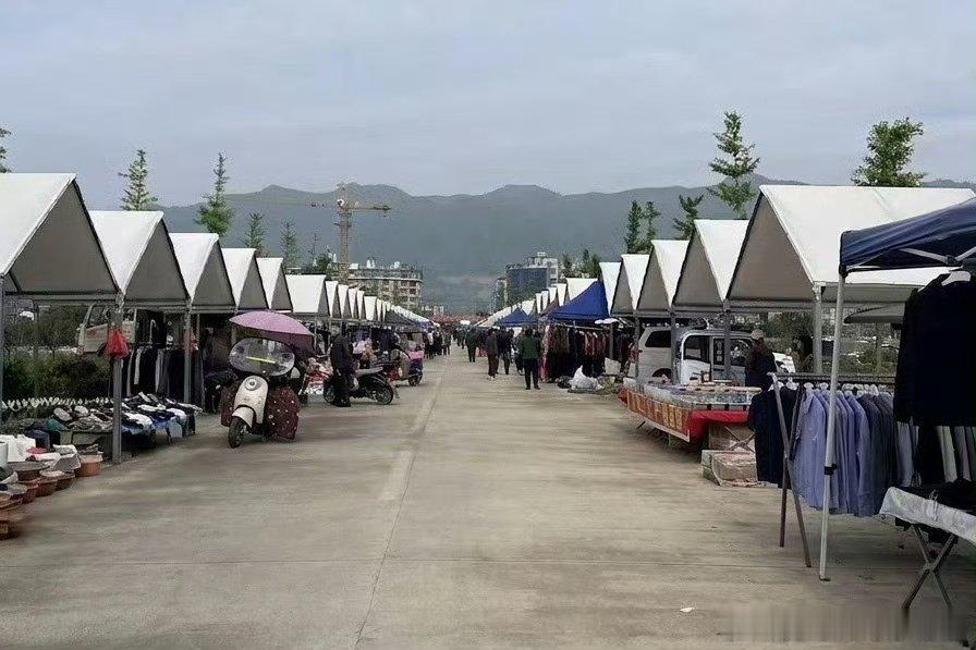 台州三门精细化治理让乡村集市更美好 同时建立网格巡查、部门联动的闭环管理机制，实