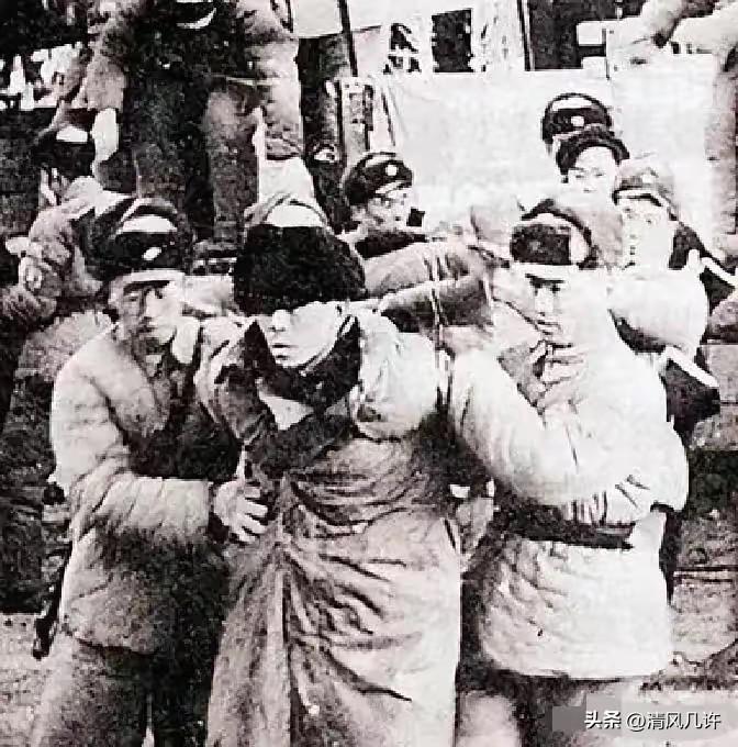 1978年的浙江黄岩县宁溪村，几名公安干警撬开村民王金英家卧室的青石板，发现石板