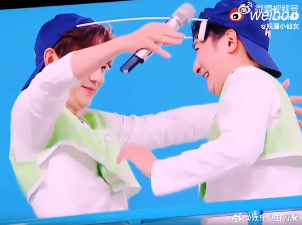 李维嘉和何老师吵架的原因你好星期六 所谓“吵架”是生活小情趣！李维嘉和何炅30年