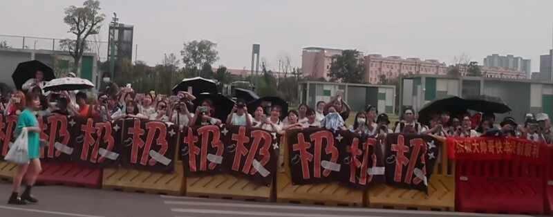 原来迷宫时期就有灯牌大战了
考古ing