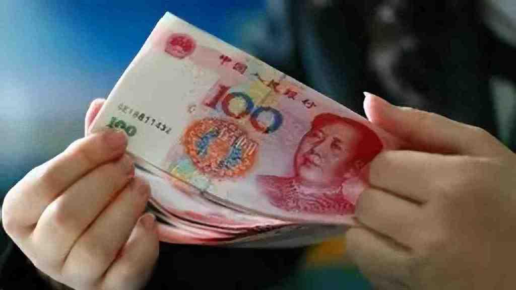 华尔街彻底酸了！外媒想不通，为何中国人半年存了17.94万亿，消费还能高达24.