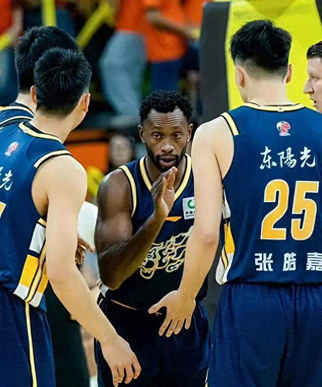 不是胡明轩弗格，赛后宁波主帅夸赞广东一人，他击垮我们的努力