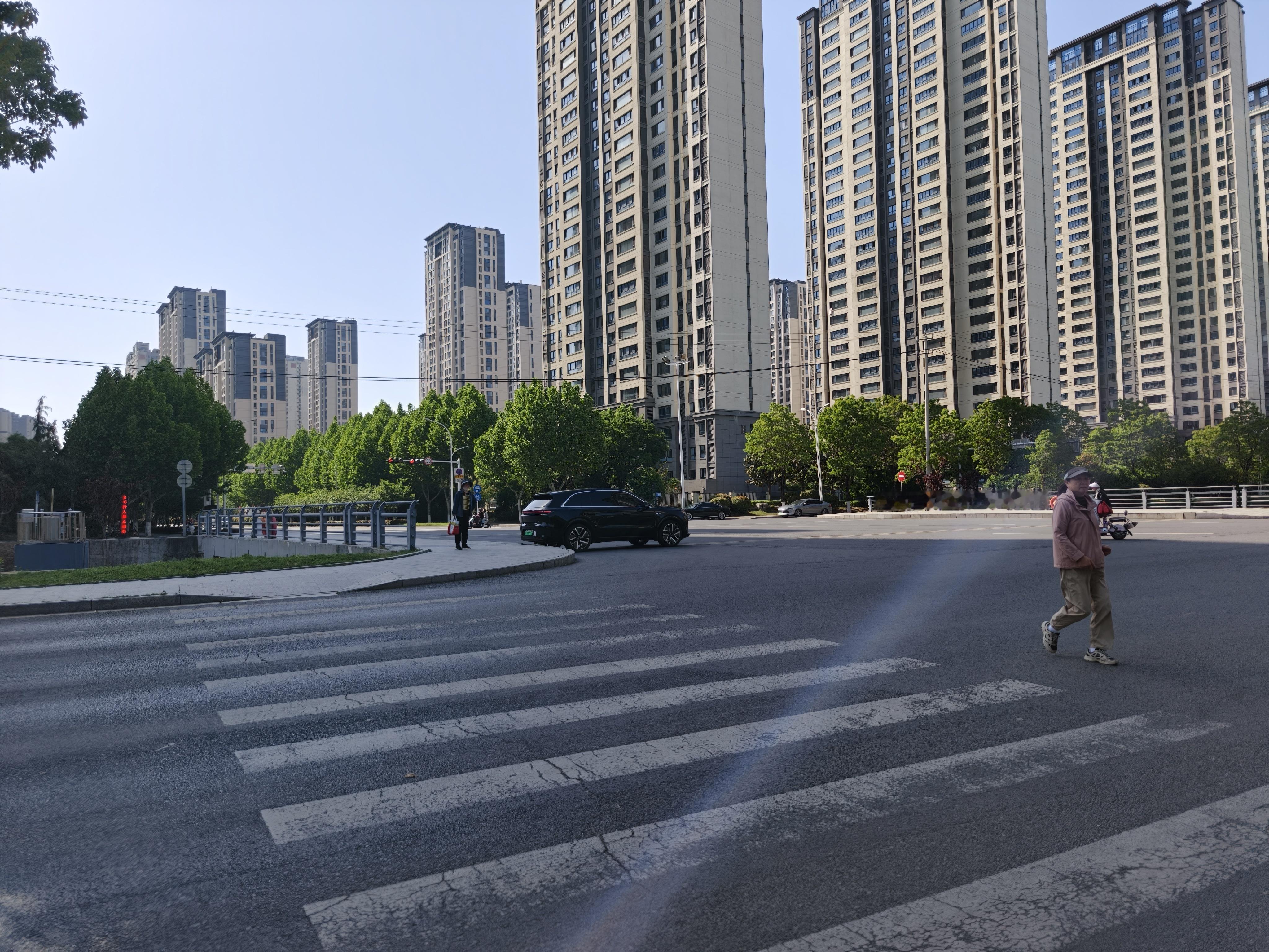 此刻我觉得应该播放理想进行曲 