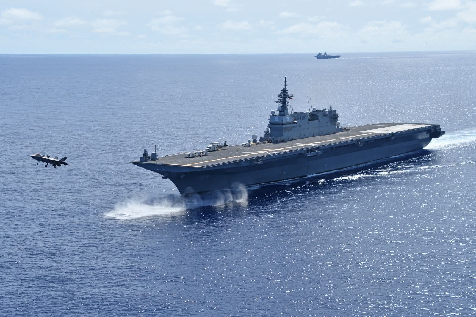 中外舰闻 在北菲律宾海海域，美国和英国的F-35B战斗机在日本“加贺”号直升机驱