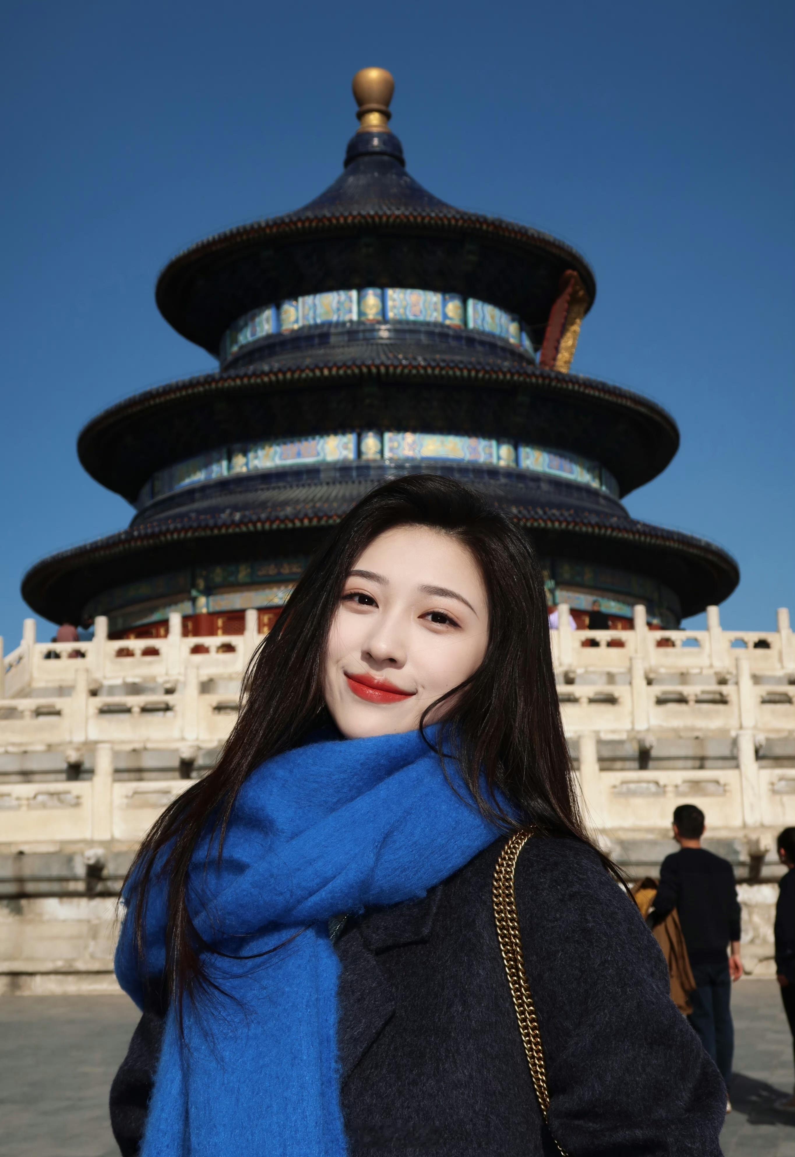 “红墙蓝瓦，片片祈年” ​​​