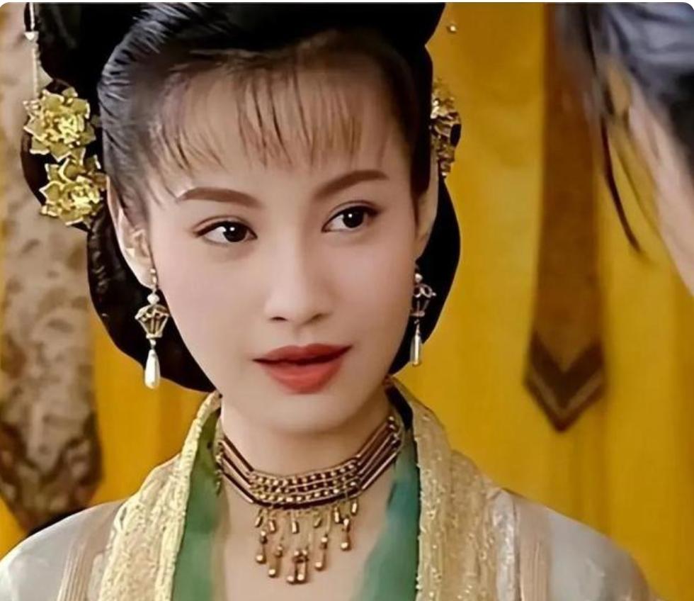 演员杨雪回应结婚原因：恋爱期间，丈夫拿出全部存款替自己母亲还贷娱乐