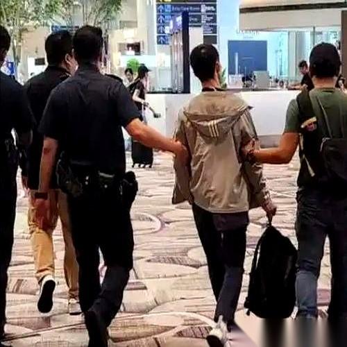 真挺魔幻的。
52个拿着新加坡护照的中年人，在广西被一窝端了。
罪名你绝对想不到