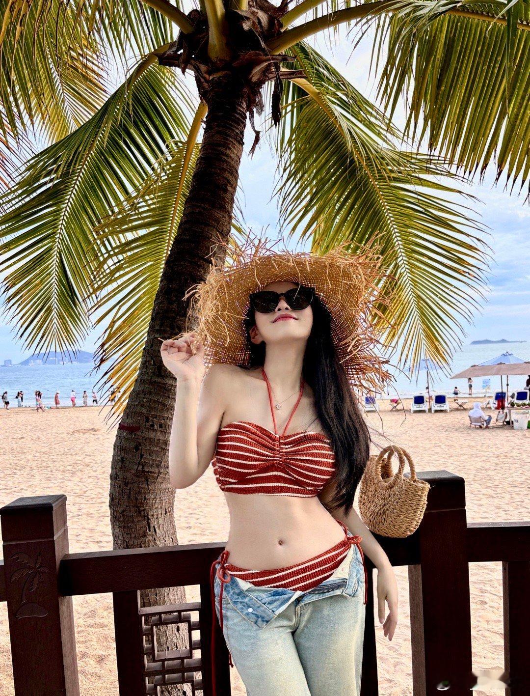 把好朋友骗来三亚过生日囖[哈哈]  ​​​