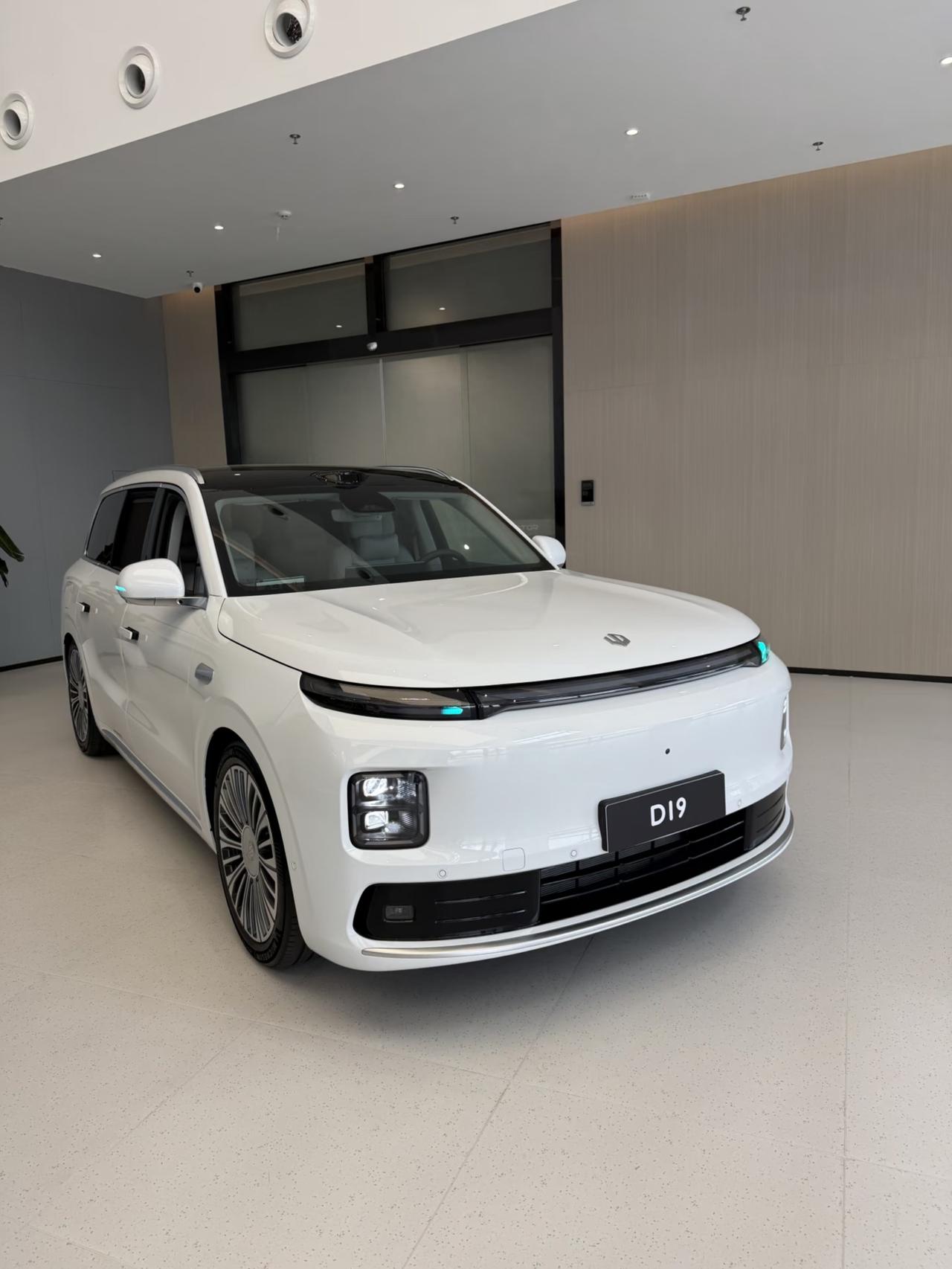 零跑有没有做大型Suv的能力，我认为是有的，虽然是新势力品牌，但是现在的车型铺展