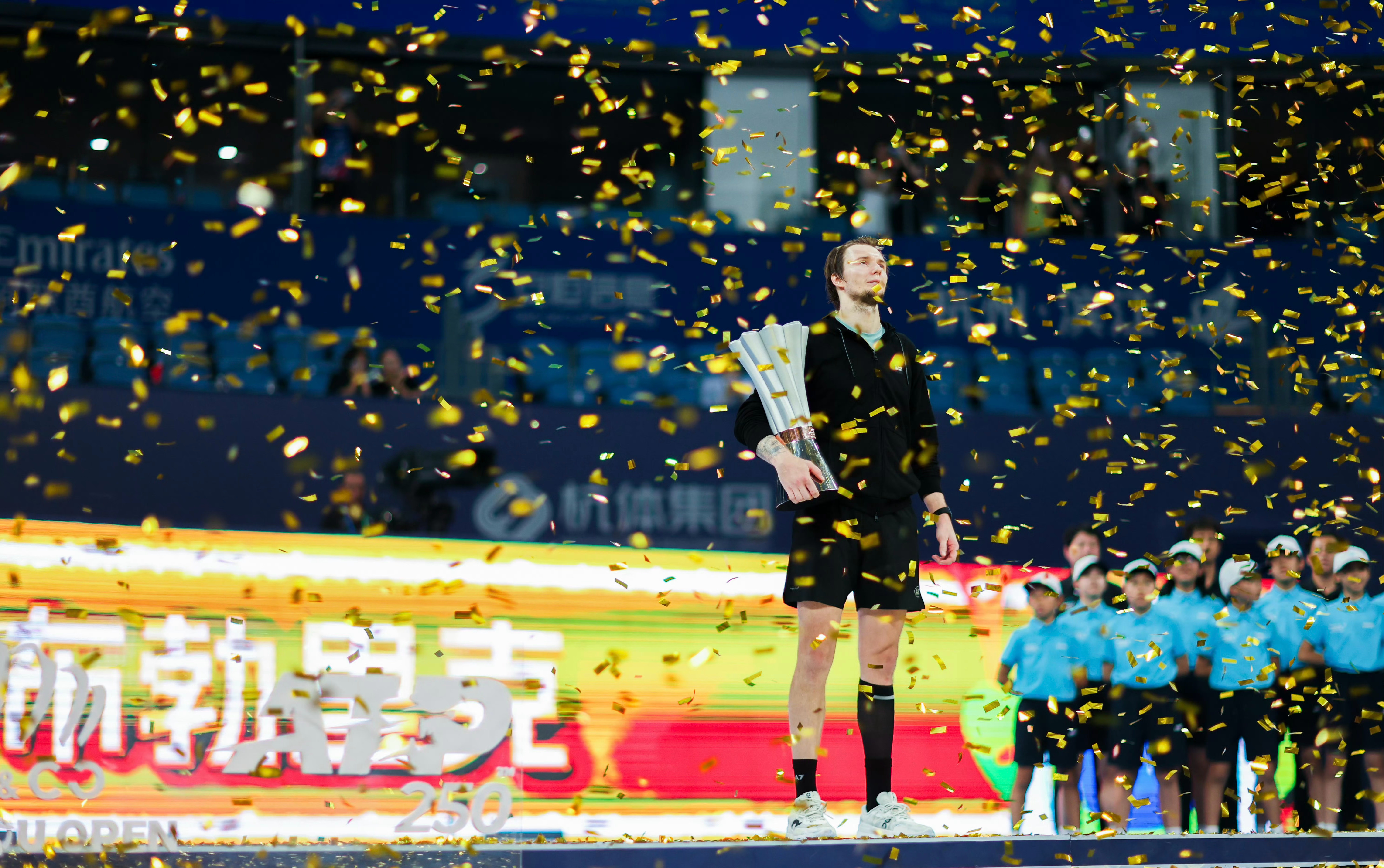 随着WTA江西站和香港站的结束，2025年中国网球赛季也就此落幕，为期7周的9站