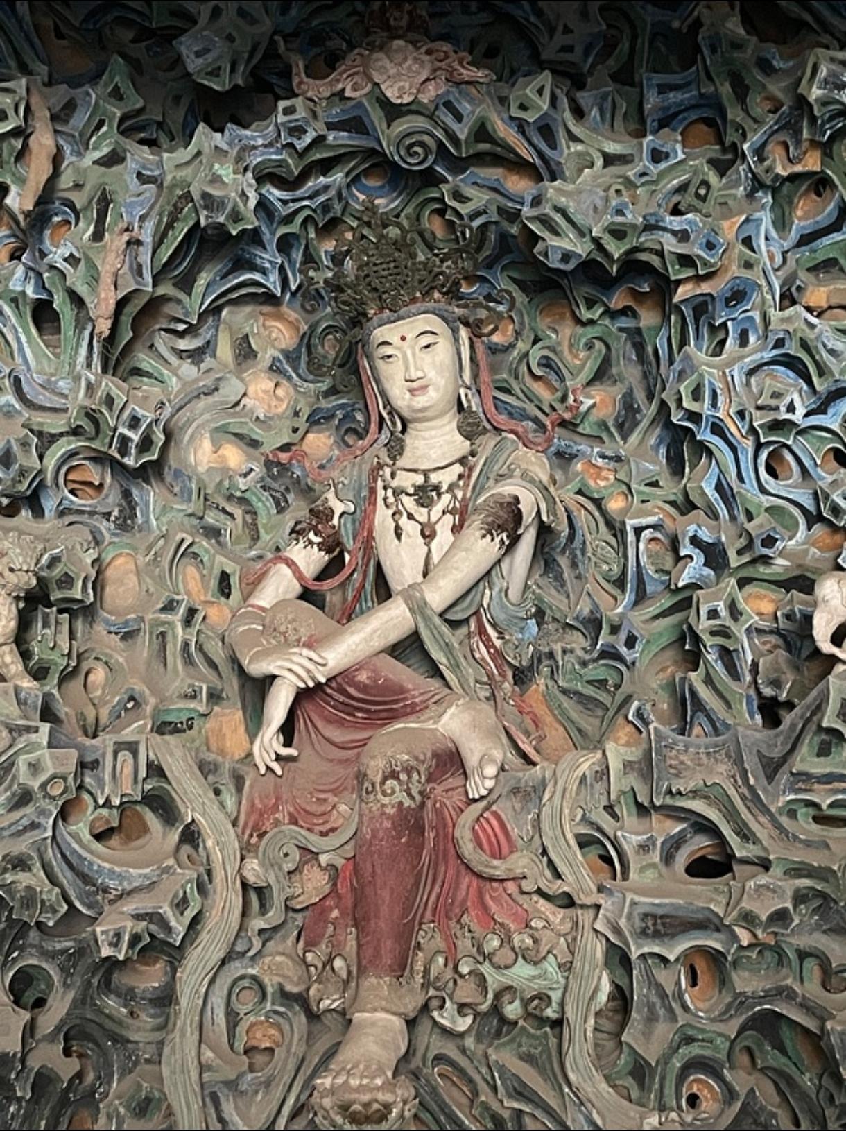 东方美神，河北四宝之一，这个仙气腾腾真的很有想象力。精美绝伦，感觉这个躯干都是莲