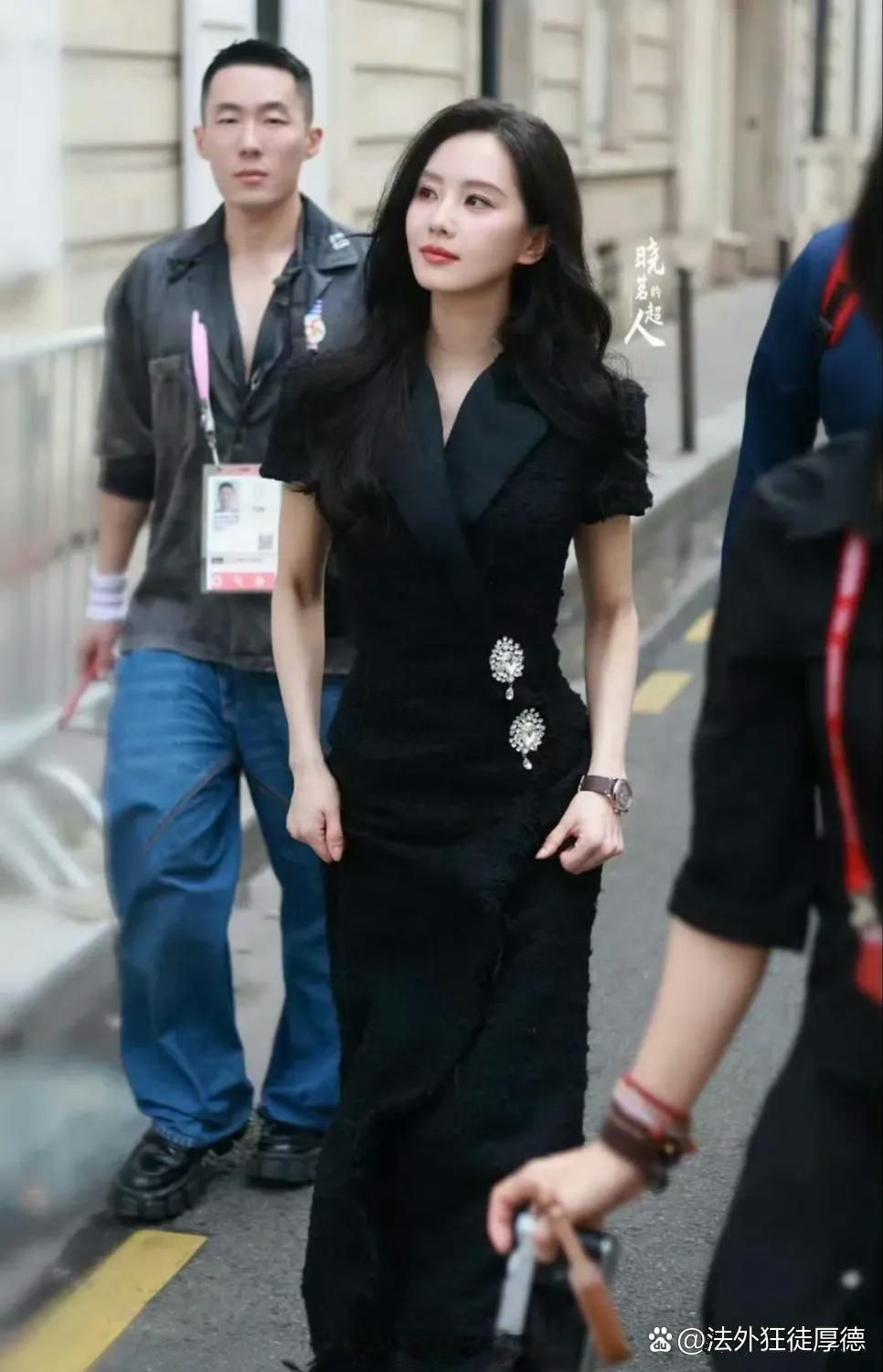 刘诗诗全球首穿，美得让人心动 ​​​