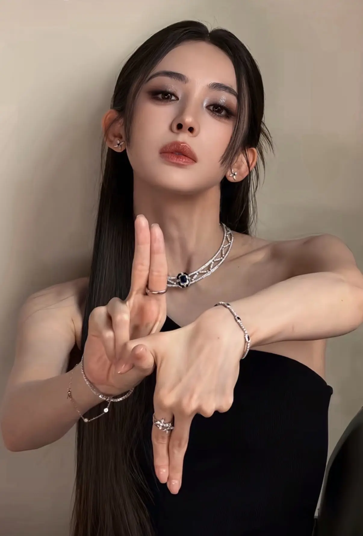 女人就该这么拍啊啊啊，真的很帅！女人就是可以很帅  cr