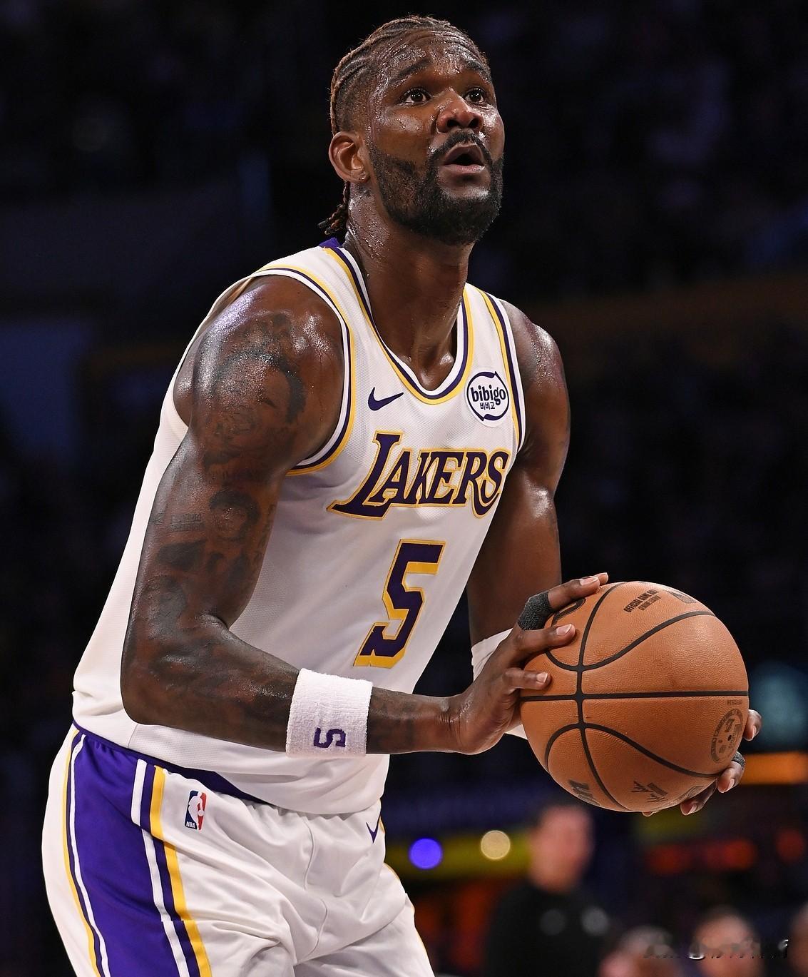 不得不服呀，艾顿本赛季目前所有20分场次湖人全胜！

1，对阵开拓者，艾顿29分