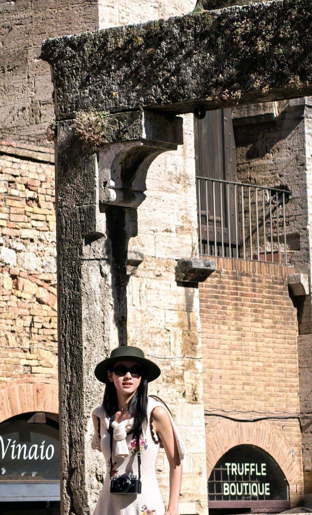 明星丨日常陈都灵的一组出游照～ 