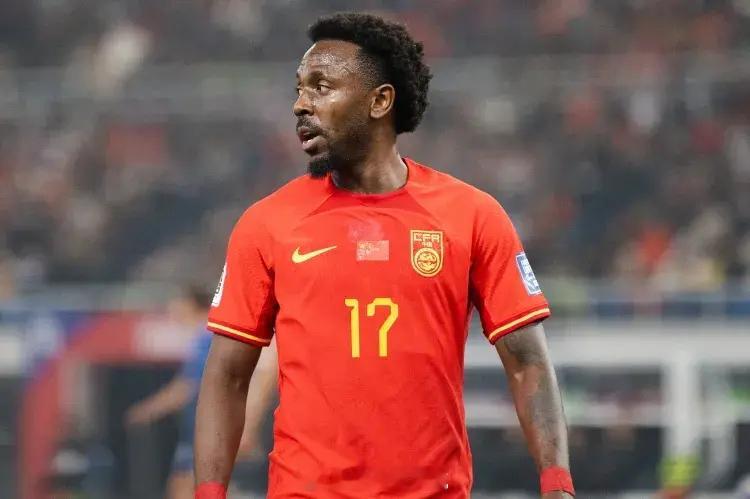 着眼未来！国足18强赛阵容年轻化将成主旋律，不得不提的3个事实1.那些拿过高工资