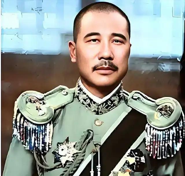 公元1932年9月，济南

韩复榘的公馆里灯火通明。这位山东省主席正宴请前山东督