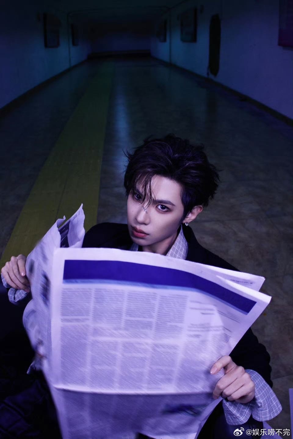 沈明辉在舞台这块得学学黄明昊  沈明辉虽然你唱歌也不错但在舞台这块儿你还是得学学