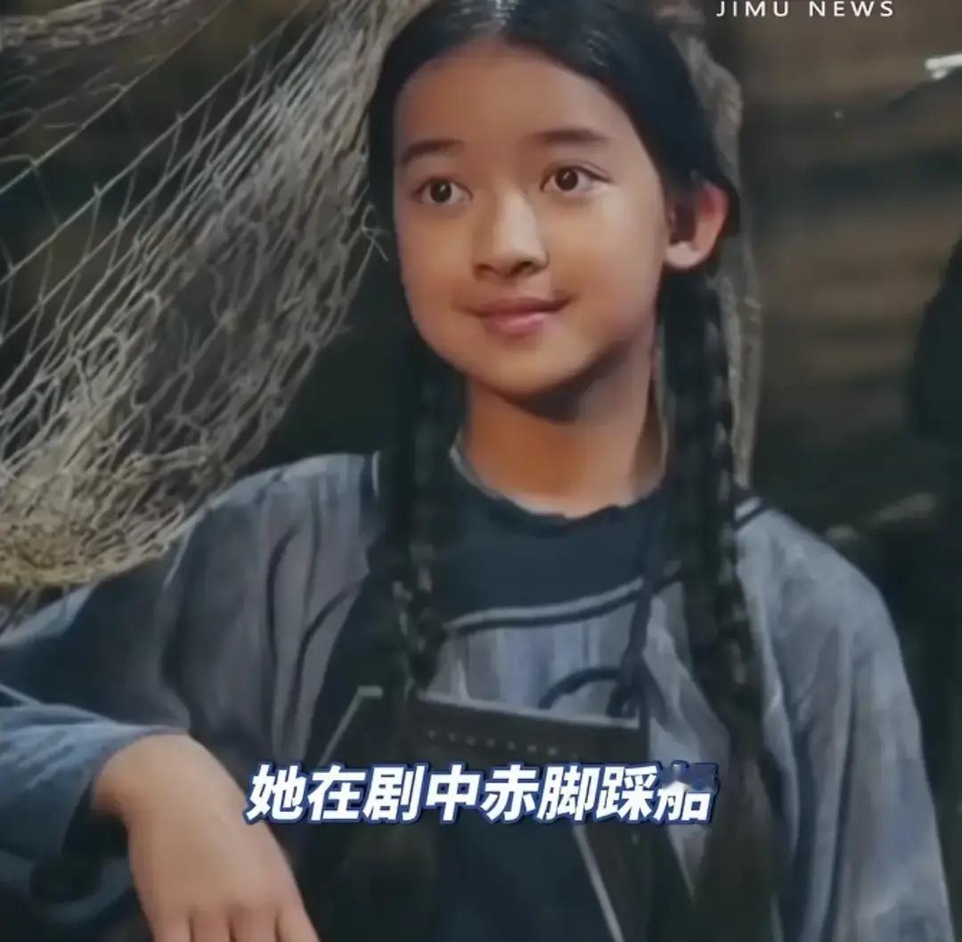 星二代一出场，自带聚光灯，也自带放大镜。
 
11岁的聂远女儿，镜头里眼神有戏，