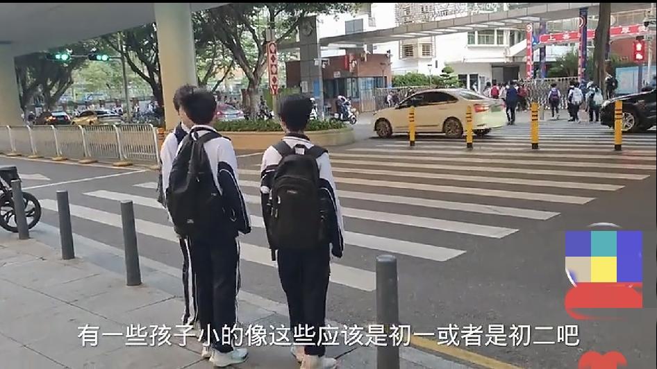 鹤岗的学生和深圳的学生之比较
       我们鹤岗的家长在孩子培养教育方面，功