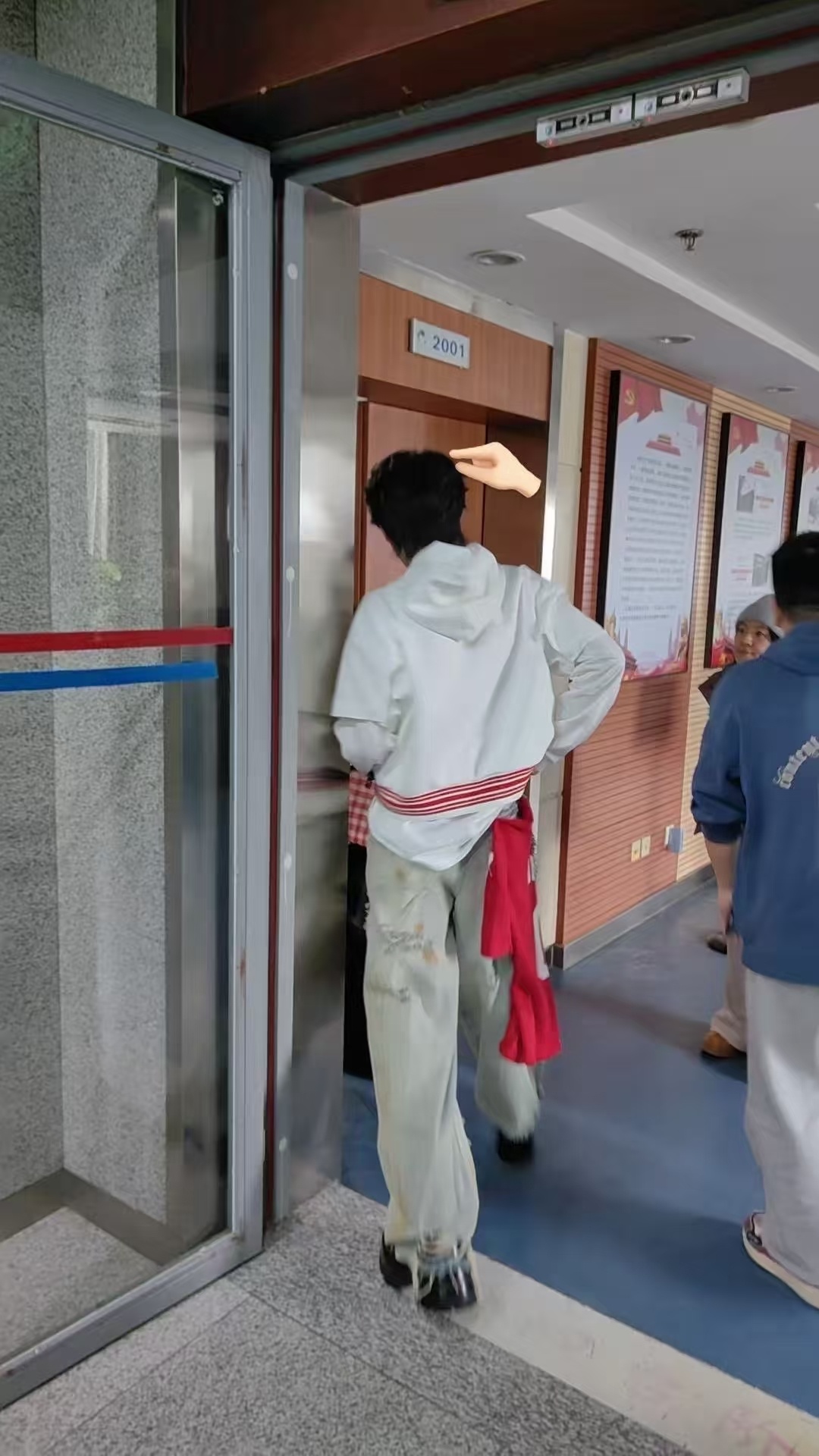 陈浚铭川渝春晚录制路透，一米八五大爱豆即将养成... 