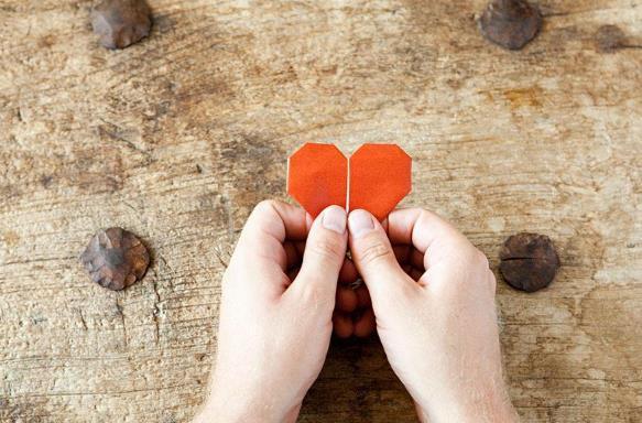 《倚天屠龙记》里有一句话：“真正的人，真正的事，往往不及心中所想的那么好。”
不