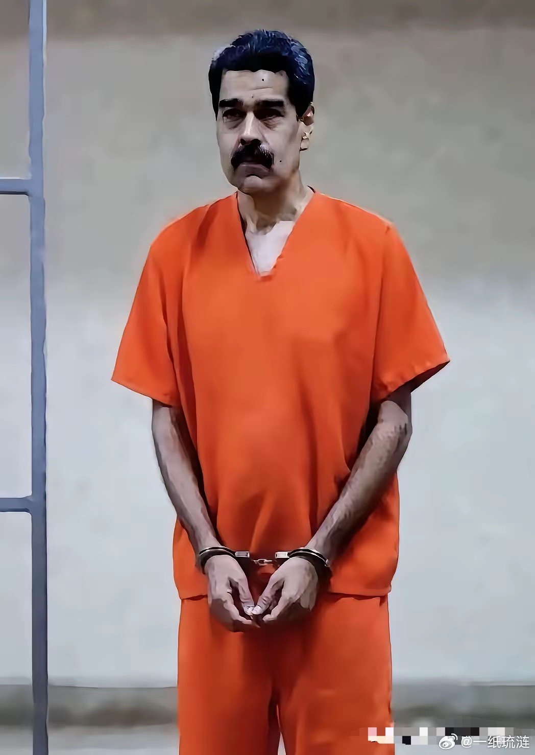 我始终弄不明白，美国怎么可以随便到别国的领土上抓别国总统！联合国哪去了？联合国形