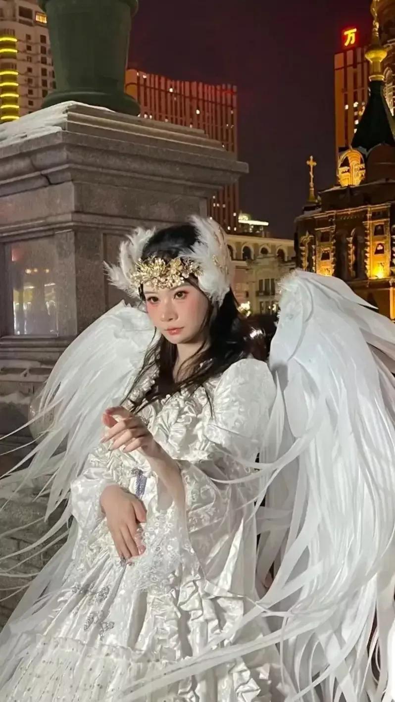 又穷又抠的南方男人该如何对付想到东北玩雪的老婆？教你一招搞定

天寒地冻的季节，