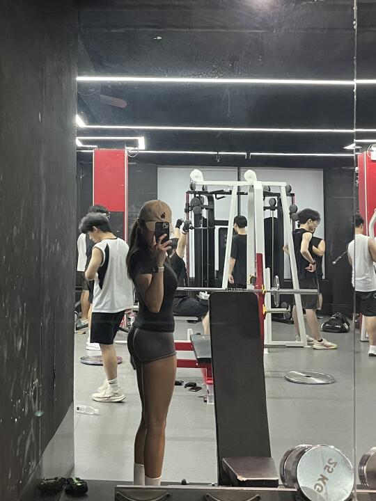 我的健身日常 撸铁女孩 撸铁人撸铁魂 健身人健身魂 臀长在腰上 臀腿训...
