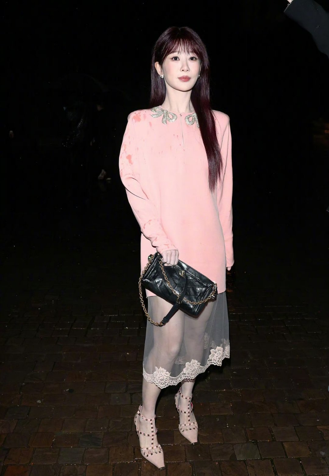 杨紫JeffFreen同框期待华伦天奴品牌代言人杨紫闪耀罗马