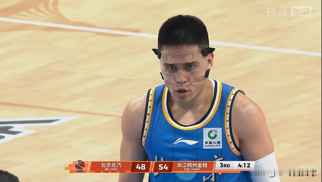 北京北汽球星陈盈骏真是神鬼难测！在今天北京北汽主场以79：73击败浙江稠州金租的