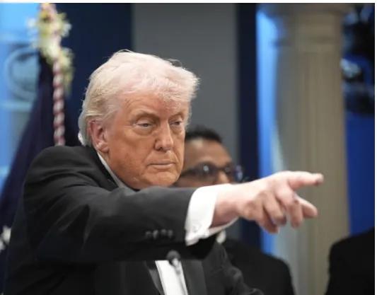 刺杀特朗普是不是伊朗的“圣火令”在起作用？
据美联社和多家新闻机构报道，2026