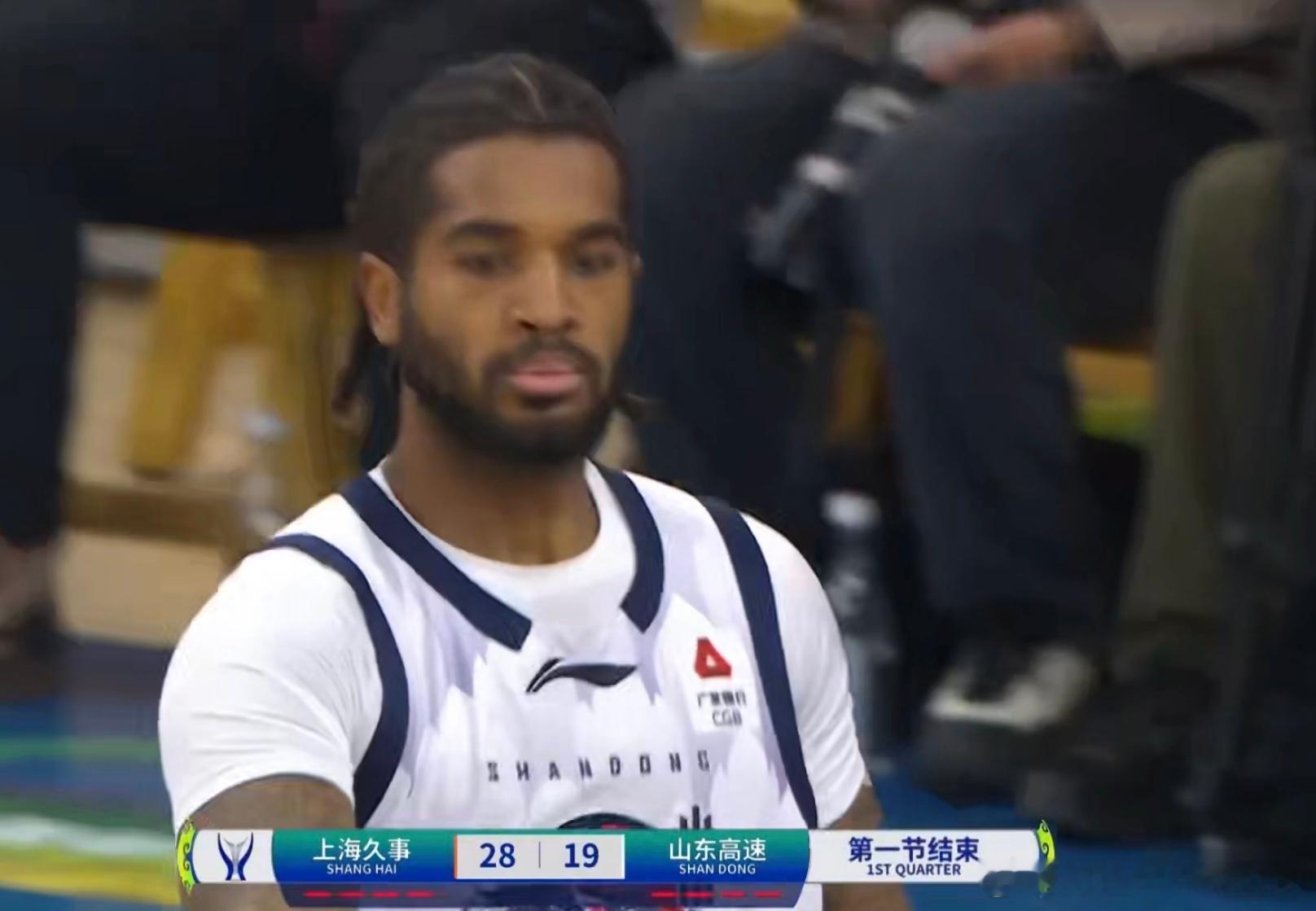 第一节上海28-19领先山东，核心在于外援优势+内线压制+阵容厚度，强点多确实是