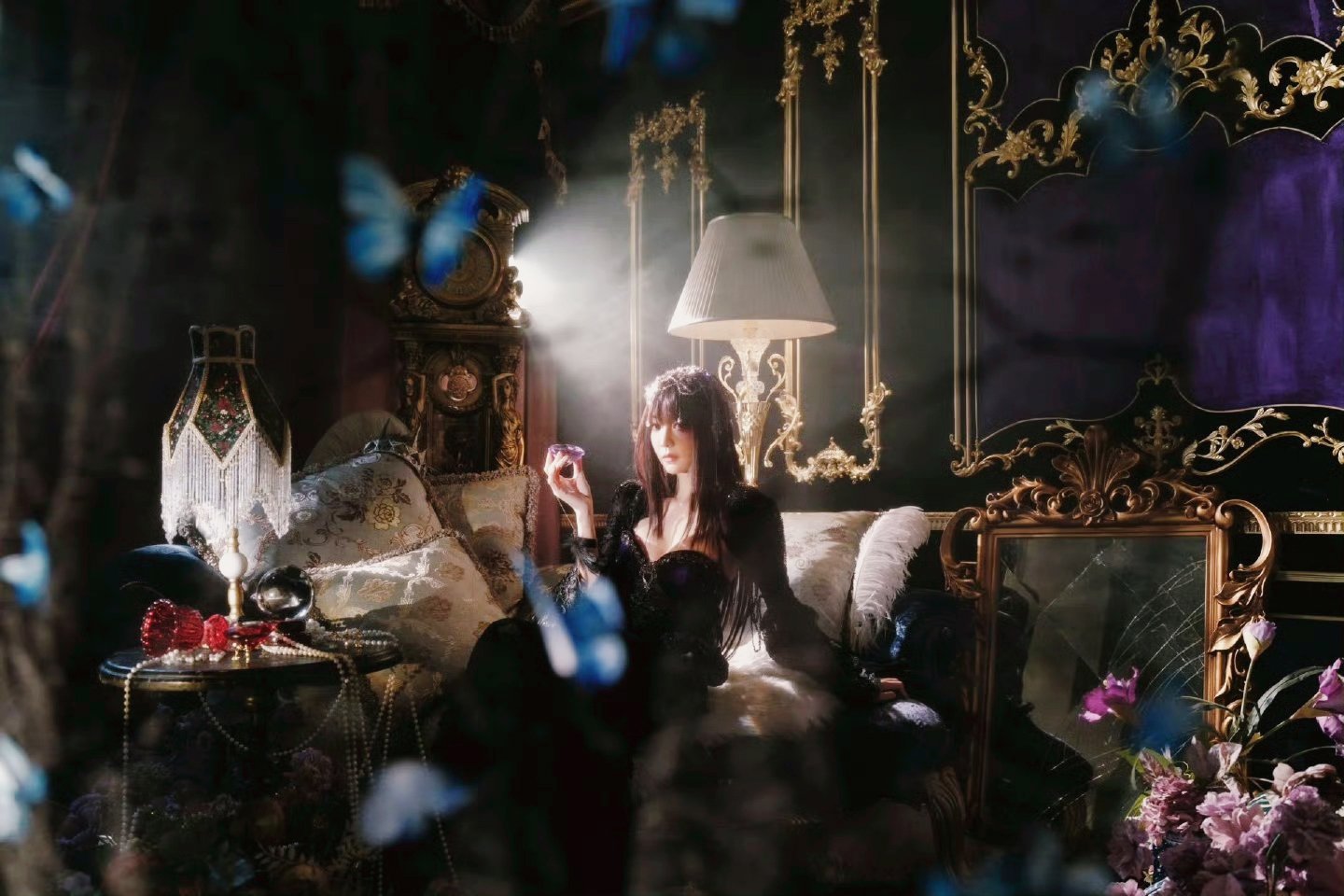 胡意旋小白花爆改黑玫瑰 胡意旋今日黑玫瑰造型直接封神！一改往日清新甜美的小白花形