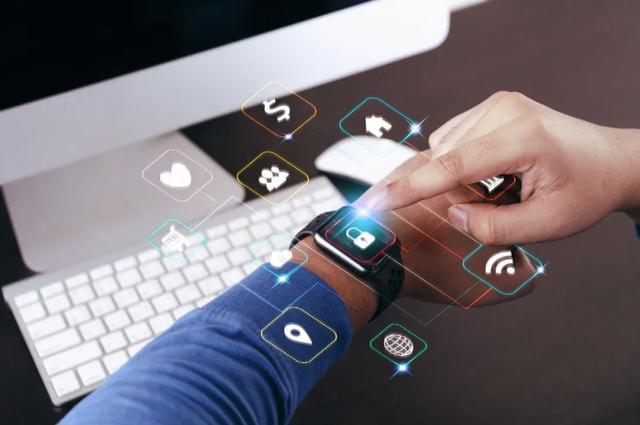 日常产生的数据——无论是运动轨迹、社交动态还是设备信息——可能被用于拼凑出个人全