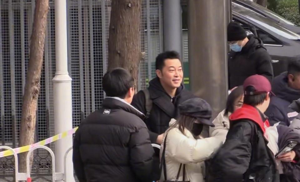 沙溢春晚联排沙溢现身央视大楼沙溢春晚联排来了！！沙溢
