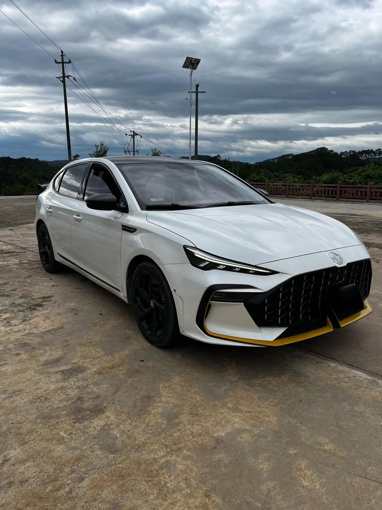 自用一手车，23年底，名爵MG6，4万多公里，保险全新，车况非常好，有喜欢的朋友