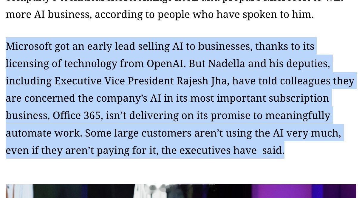 The information援引知情人士的消息报道，微软CEO萨蒂亚·纳德拉（