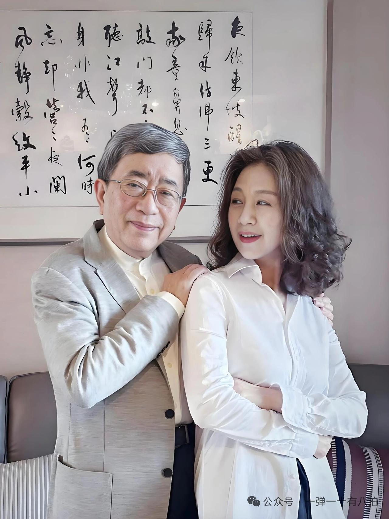 这几位大咖里面
我比较喜欢第一对
文化书卷气很浓厚
也较为单纯