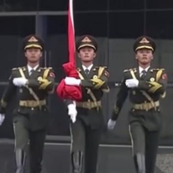 今天12月13日，第十二个南京大屠杀死难者国家公祭日，全城警报鸣响，举国同悲缅怀