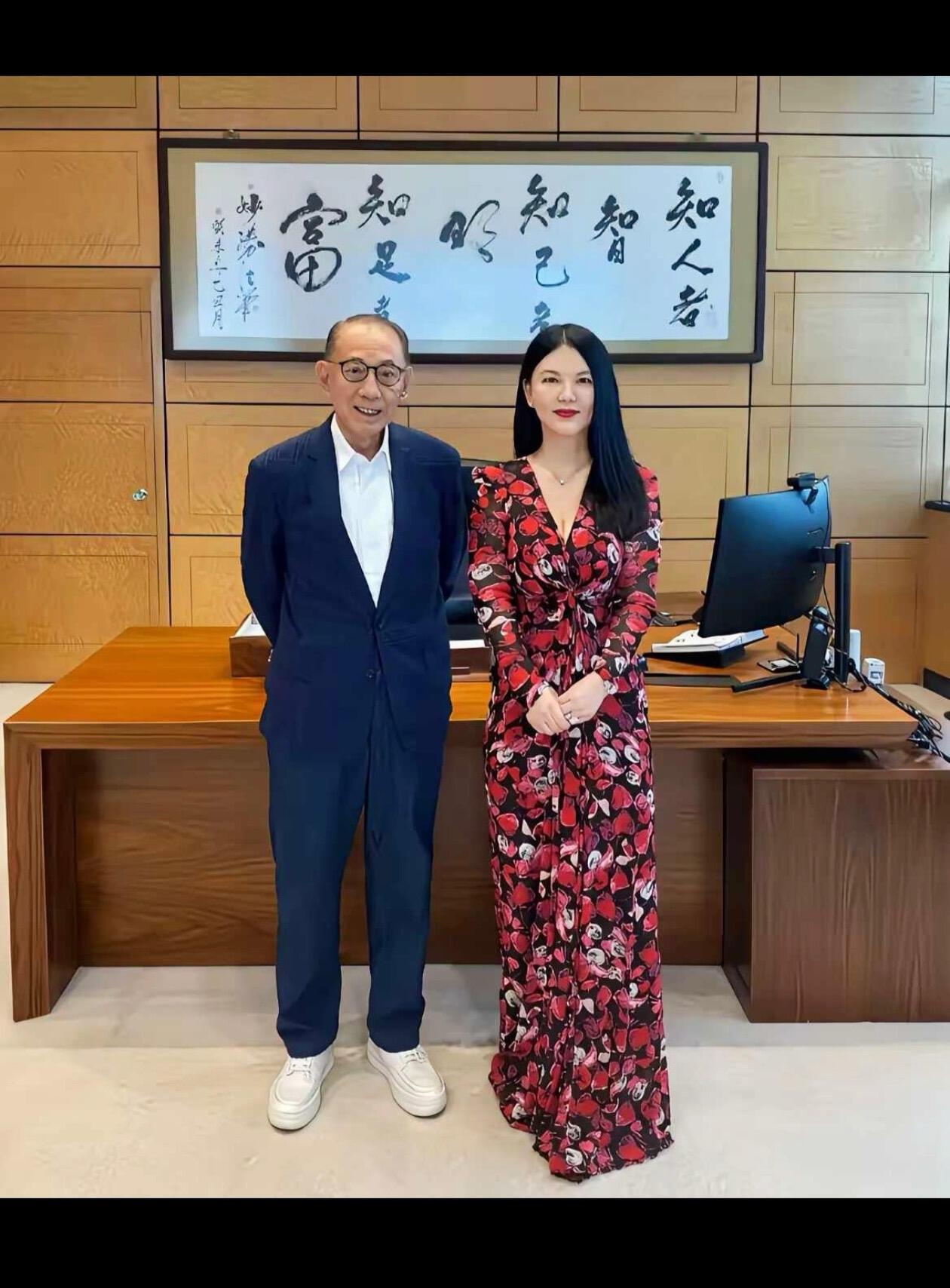 李湘综合商业估值：合理区间10-15亿元（2026年）
 
网传百亿、50亿均为